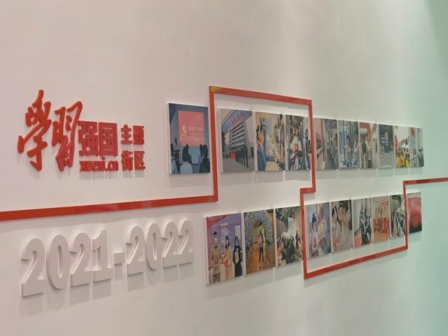我明明有喜欢的人但是看见自己玩的很好的一个异性他有了对象为什么我会觉得感？